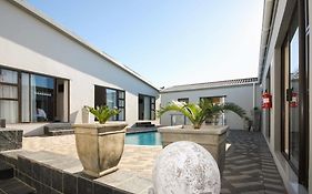 Le Blue Guesthouse